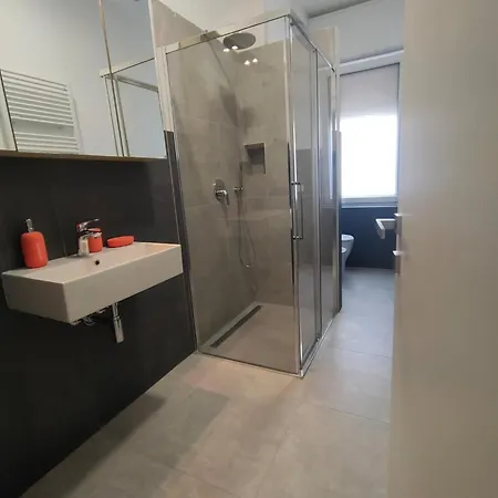 1 & 2 Διαμέρισμα *